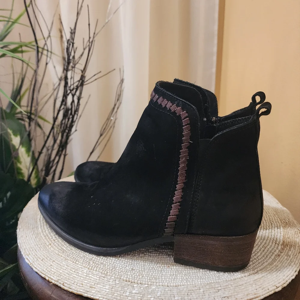 Bueno leather boots size 39.USA 8.5.Like new condition. - Picture 3 of 11